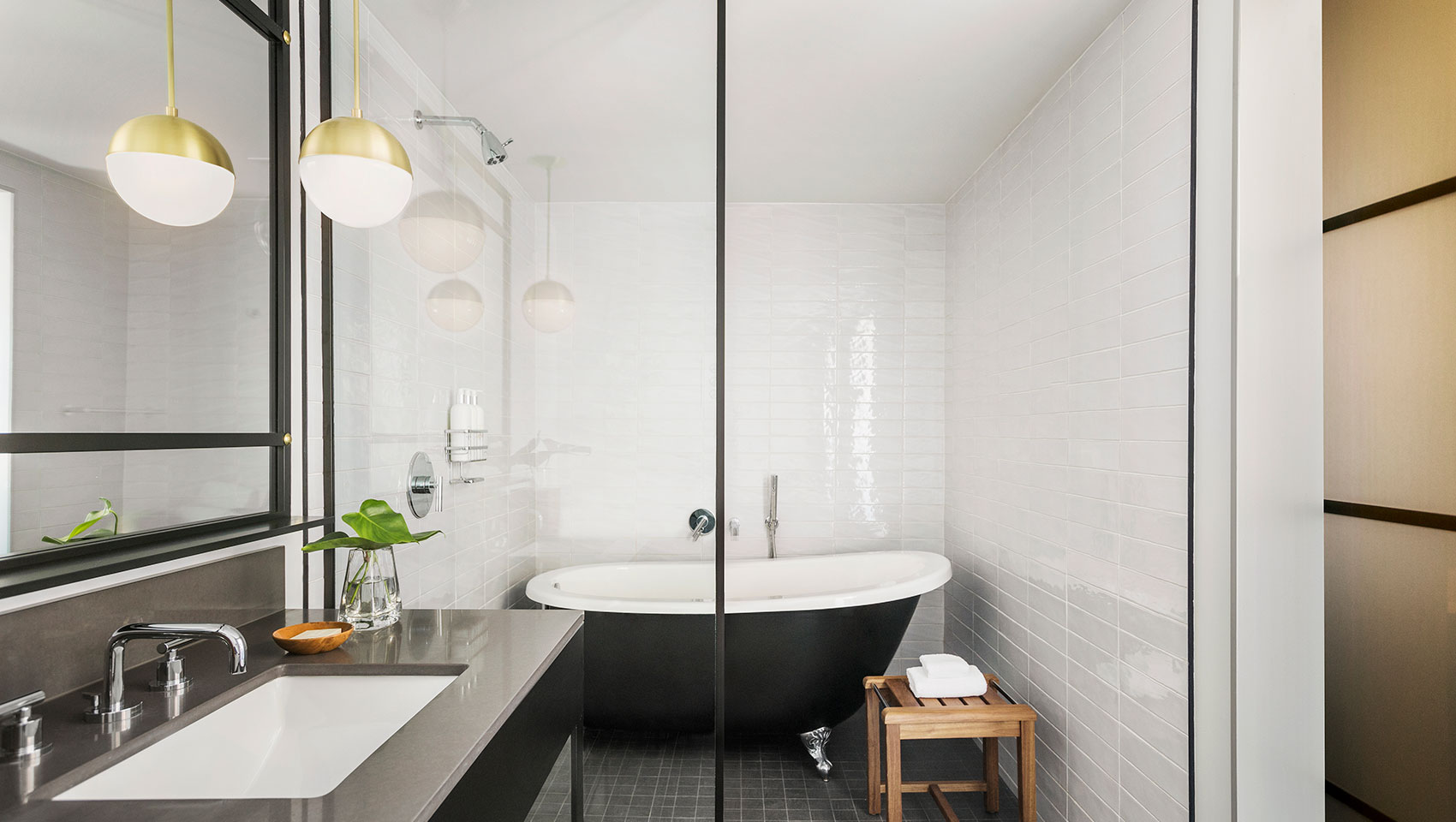 Kimpton Everly Hotel Suite Bathroom